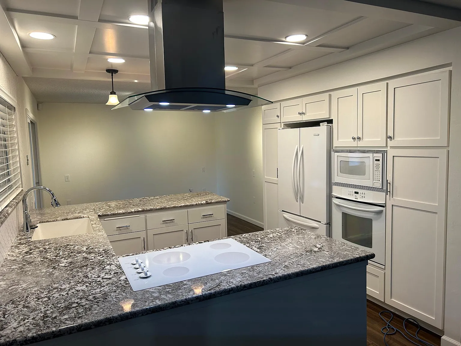 207 Rainier Cir — Photo 4