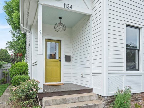 4th image of 1134 Harvey St