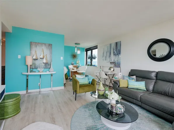 647 Michigan St #1401, Victoria, BC V8V 1S9