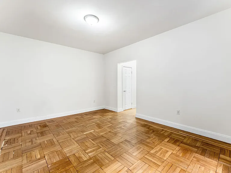 333 Fairmount — Photo 15