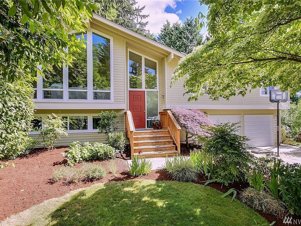 2nd image of 9304 168th Pl NE