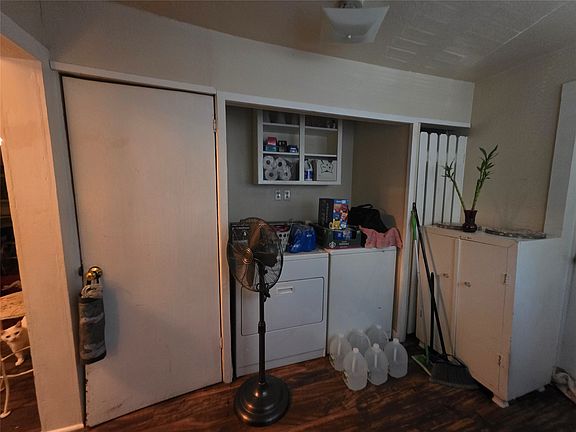3rd image of 401 W Wilson St
