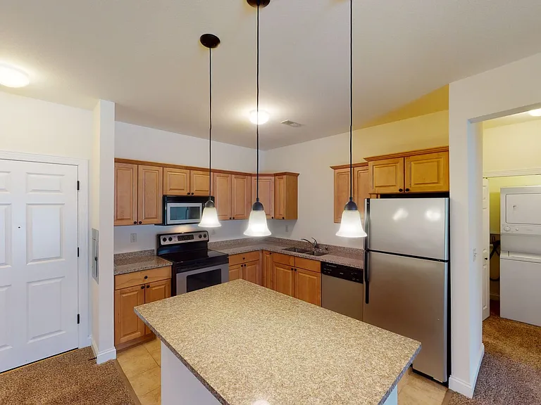 Delafield Lakes Apartments — Photo 15