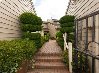 32550 SW Lake Point Ct, Wilsonville, OR