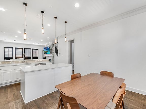 4th image of 905 Marilla Ct