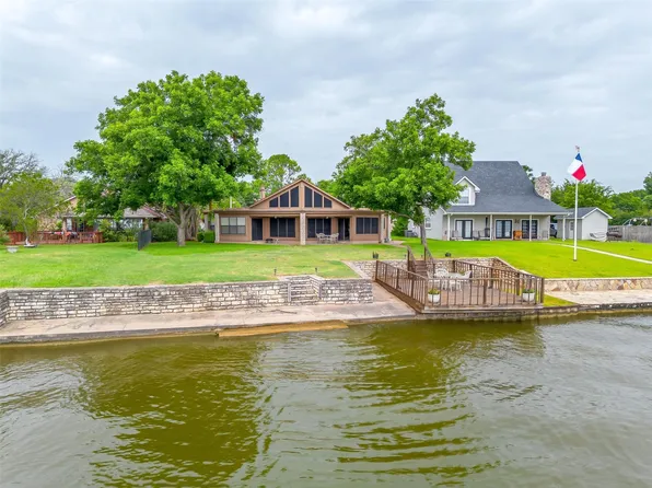 4103 Apache Trail Ct, Granbury, TX 76048