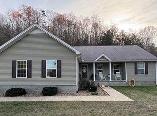 99 Walnut Hill Dr, Manchester, KY 40962