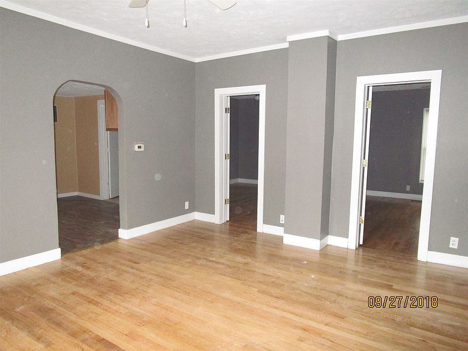 2nd image of 305 W Walnut St