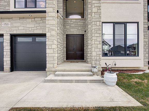 3rd image of 1521 Medway Park Dr