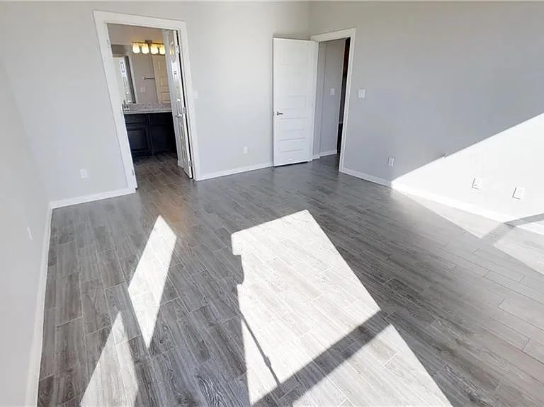 5261 Lost Creek Ln — Photo 15