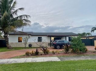 10101 SW 38th Ter, Miami, FL 33165