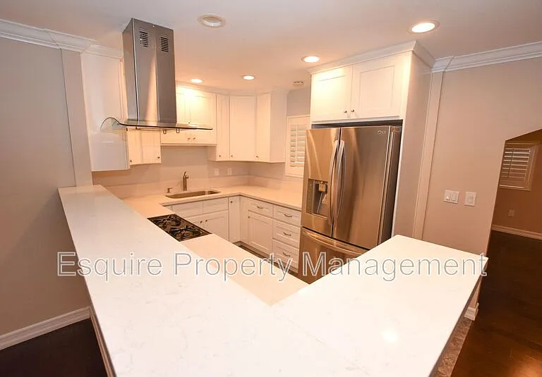 341 Julian St — Photo 5
