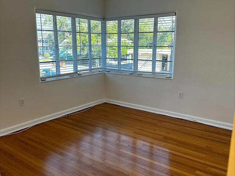 1161 NE Cleveland St #3 — Photo 9