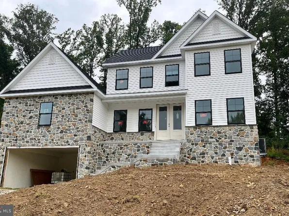 54 E Mill Station Dr, Newark, DE 19711
