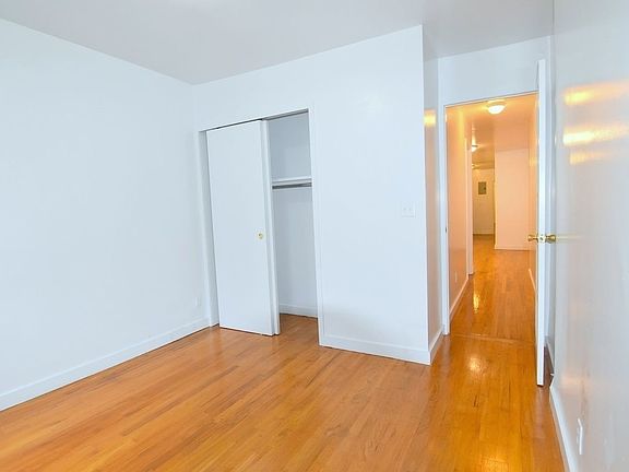 3rd image of 115 W 106th St #B4