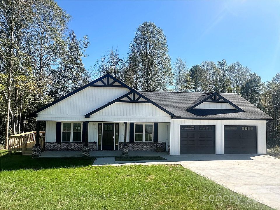 1st image of 132 Buck Shoals Cir