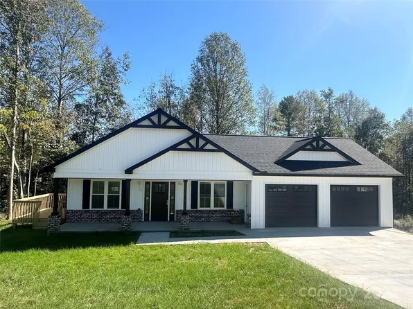 132 Buck Shoals Cir, Hudson, NC 28638