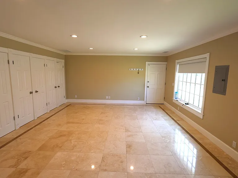 739 W Maple Ave — Photo 7