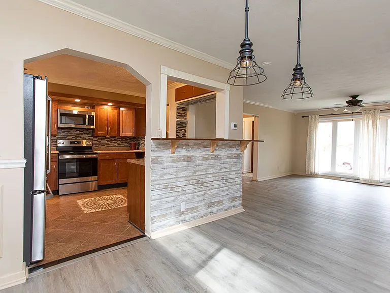 10 Warren Dr — Photo 14