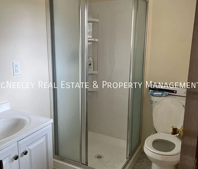 889 N Lincoln St — Photo 15