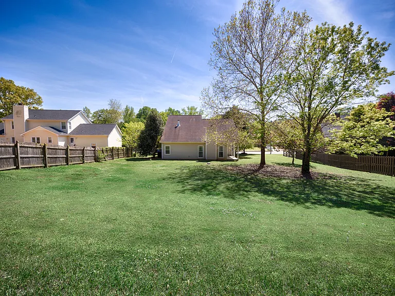 722 Highland Dr — Photo 39