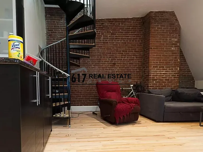 1203 Beacon St #5 — Photo 6