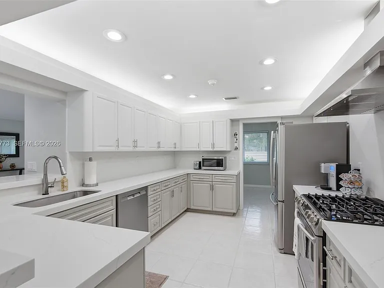 15845 SW 87th Ave — Photo 23