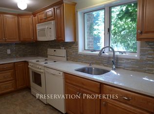 55 Louise Rd #1, Chestnut Hill, MA 02467