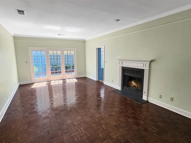 2067 Hazel Hedge Ln — Photo 4