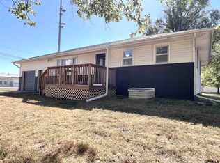 545 F St, Geneva, NE 68361