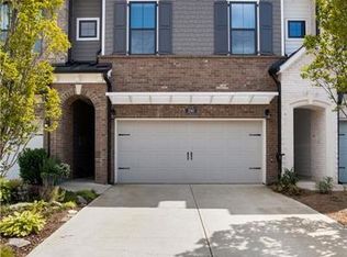 290 Walker Ave, Roswell, GA 30076