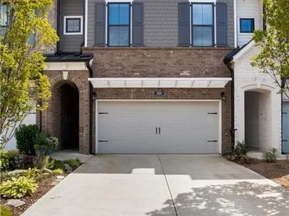 290 Walker Ave, Roswell, GA 30076