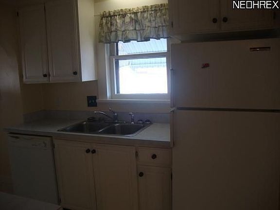 5th image of 904 S Vine St