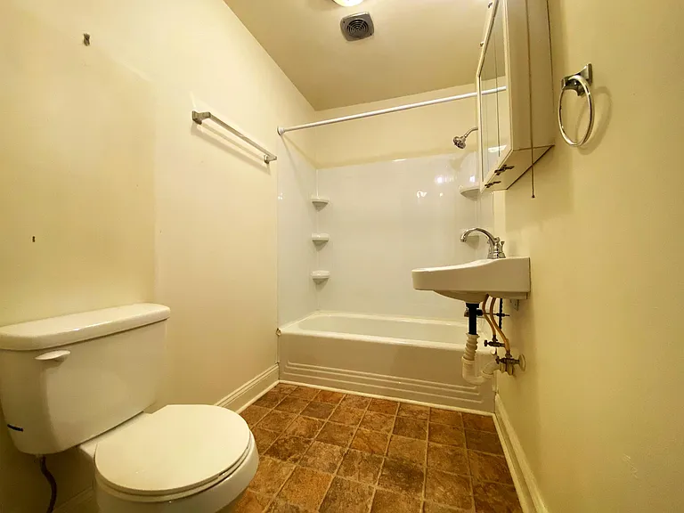 132 N Wayne Ave #7 — Photo 22