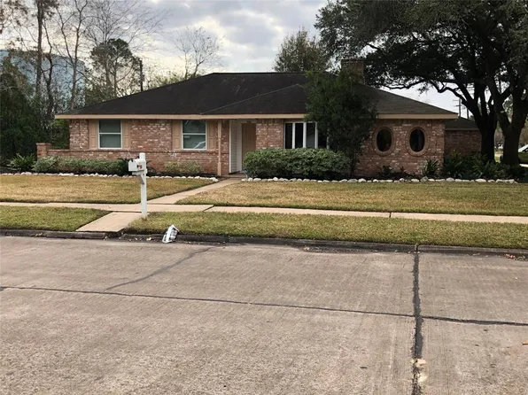 515 Brandywyne Dr, Friendswood, TX 77546