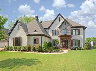 10362 N Duncan Woods Dr, Collierville, TN 38017