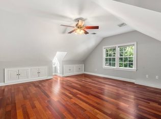 302 Grove St #2, Wellesley, MA 02482