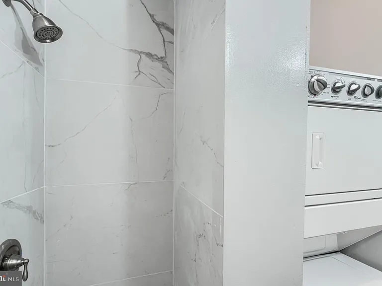 1524 Madison Ave #1 — Photo 16