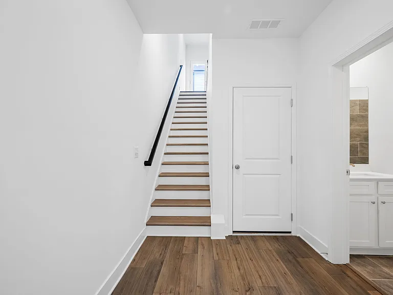 3227 Aberdeen Row — Photo 4