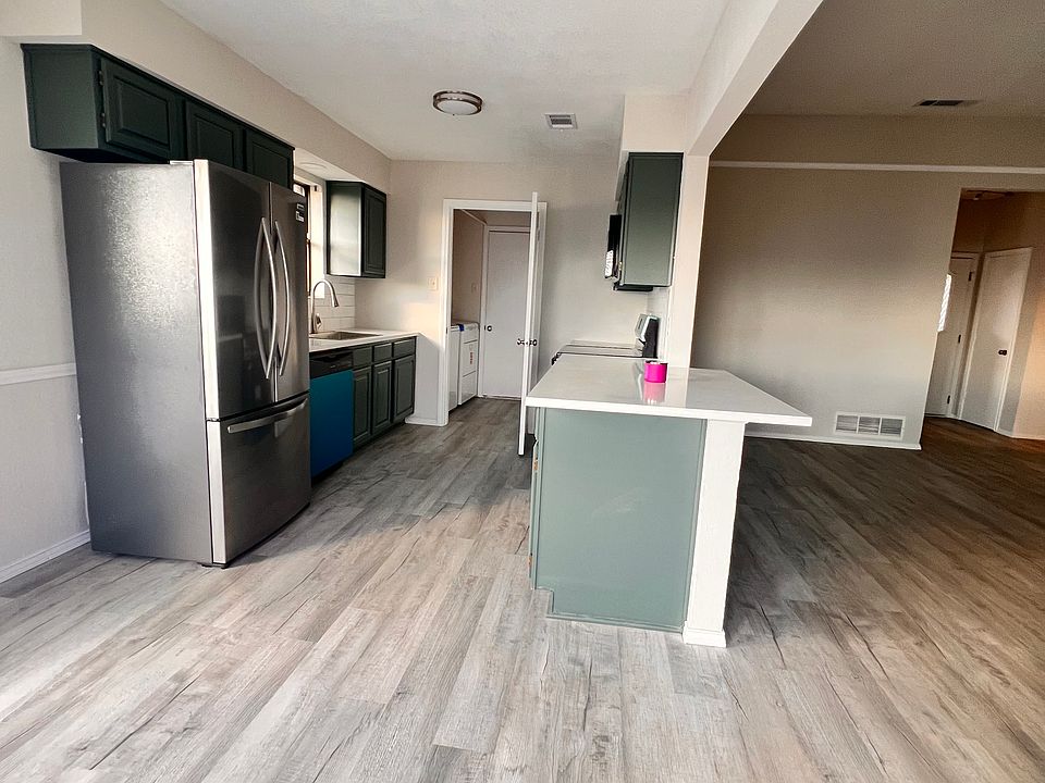 1st image of 202 Oak Meadow Ln #1