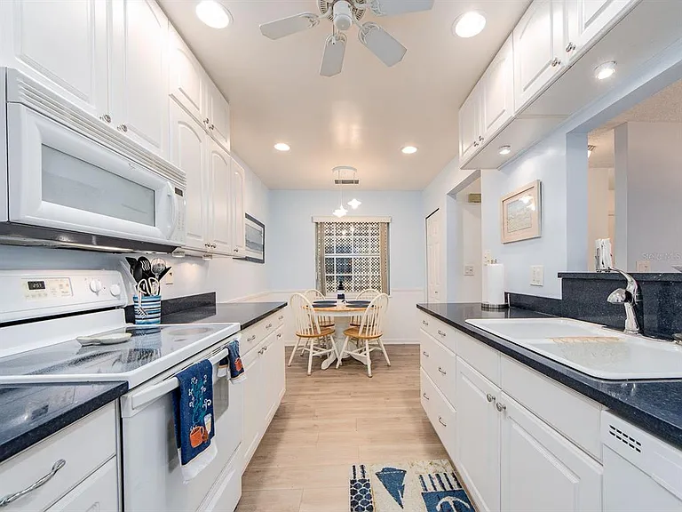 2900 Gulf Blvd #307 — Photo 13