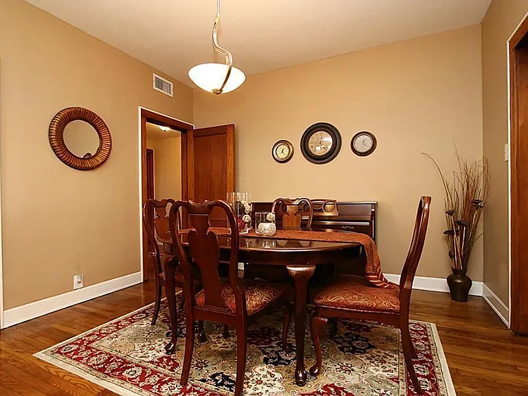 1915 Cleburne St #1 — Photo 4