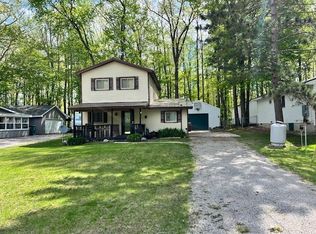 4140 Covemoor Dr, Harrison, MI 48625