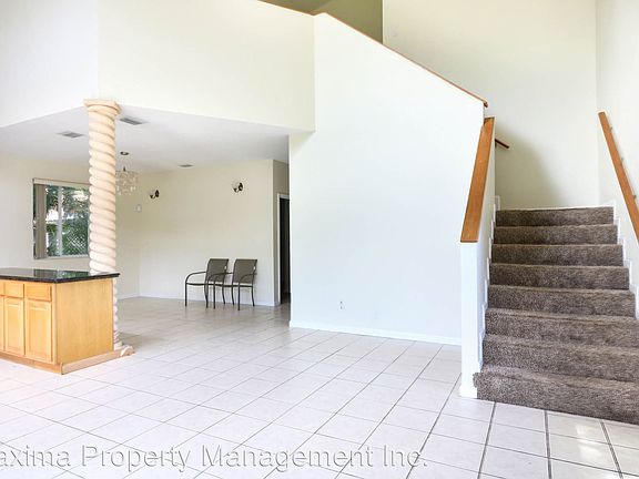 5th image of 1540 NE 35th St