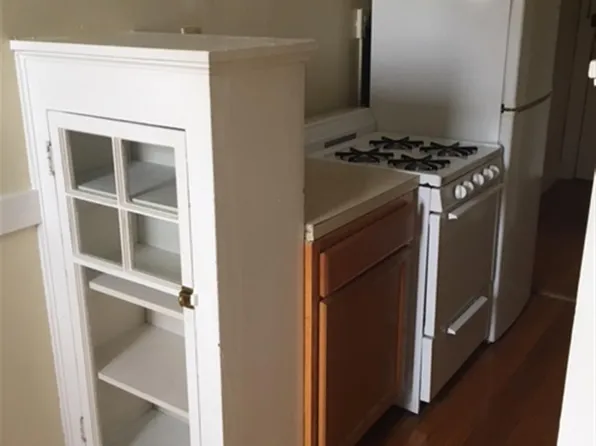 10 Cogswell Ave, Cambridge, MA 02140