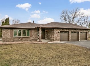 4951 Crest Ct, Country Club Hills, IL 60478