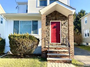 7 Holland Ave, Demarest, NJ 07627