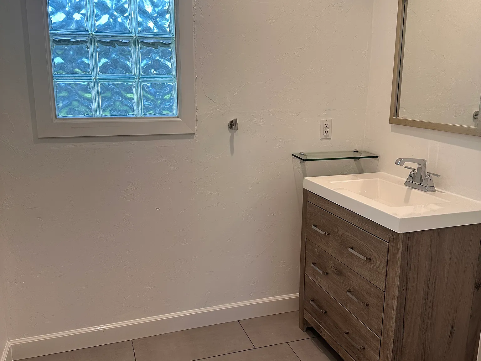 3 bed, 1276 sqft, $1,650 — Photo 3