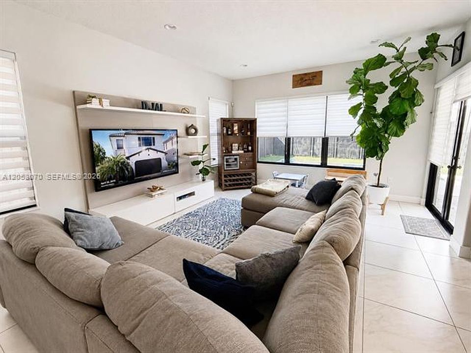 1st image of 3258 W 99th Pl #3258