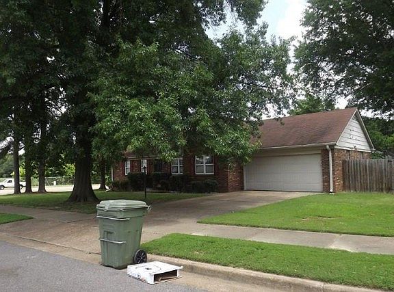 2nd image of 3230 Fox Chase Dr